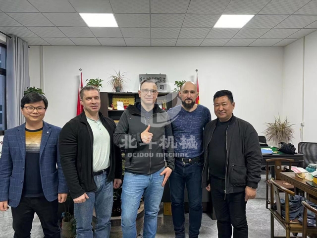 俄罗斯客户至麻豆影音在线观看机械参观考察国产精品麻豆系列