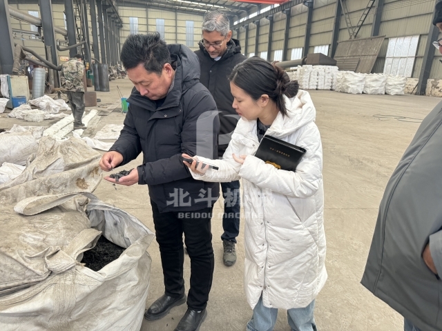 玻利维亚客户深入考察：纺织品废料国产精品麻豆系列展实力
