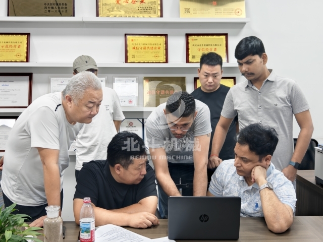 欢迎印度客户来验收国产精品麻豆系列